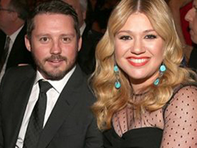 Κουραμπιέδες, μελομακάρονα κι’ ένα… μωρό